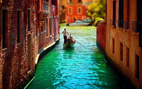 GONDOLIER IN VENICE GICLEE CANVAS ART PRINT POSTER